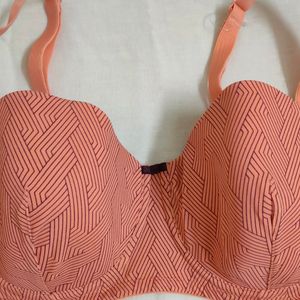 Underwire Padded Bra.