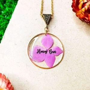 Honey Bun Necklace 🍯