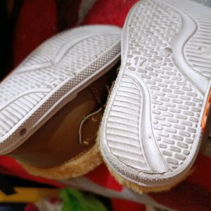 8 To 12 Mnth Baby Shoes Like New 1 Time Wear