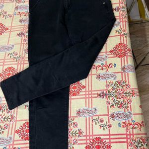 Levis Black Denim Jeans Solid