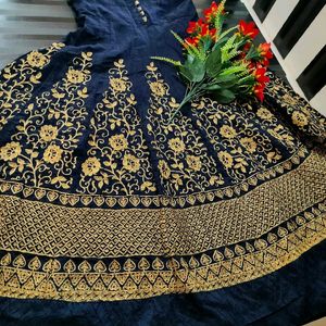 Golden Thread Work Dress 👗