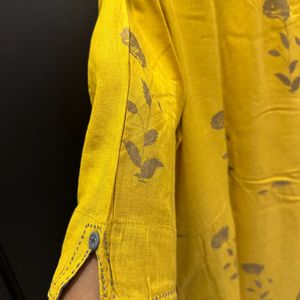 L size Mustard 3/4th Sleeve MIDI Dress