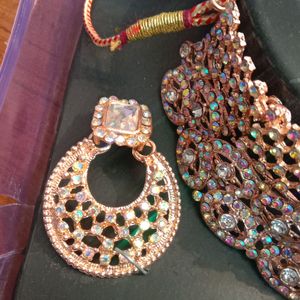 Rose Gold Color Necklace With Earrings And Mangtika