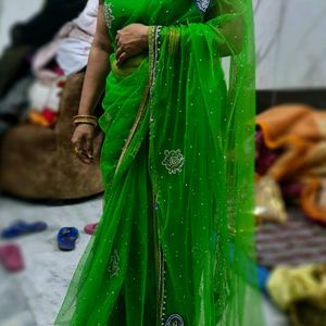 Very Beautfull Parrot Green Net Saree