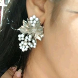 Pearl Leaf Earrings (Slightly Used)