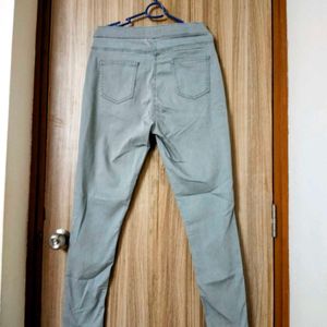 Light grey jeggings