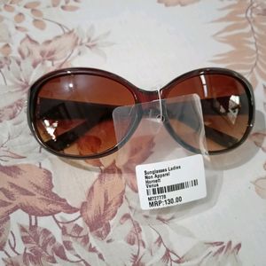 Ledies Sunglass 😎 (New) With Price Tag