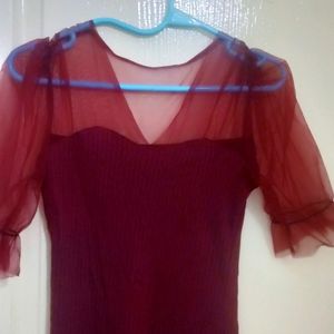 Maroon Ribbed Top With Puffed Sleeves