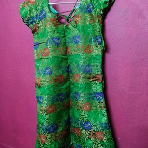 GREEN KURTI