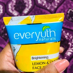 💥Everyuth Brightening Facewash💥