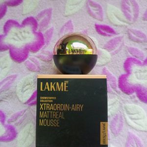 Lakme Absolute Mattreal Skin Mousse Foundation