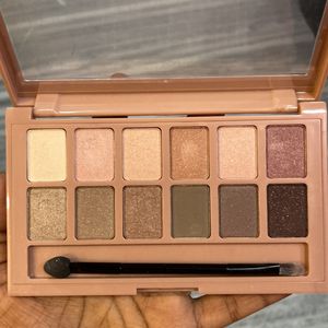 The Blushed Nudes Maybelline Eyeshadow