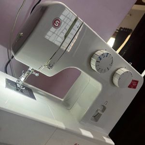 Brand new Singer Sewing Machine- 1409