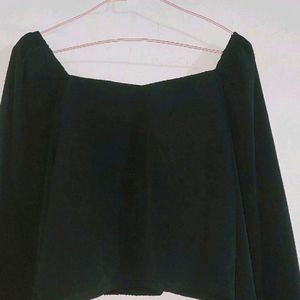 Rare Black Puffed Sleeves Crop Top