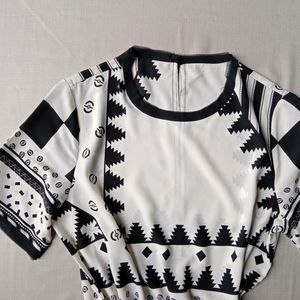 New Korean Aesthetic Black And White Top