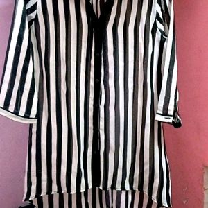 🔥Girls Black & White Stylish Shirt🔥