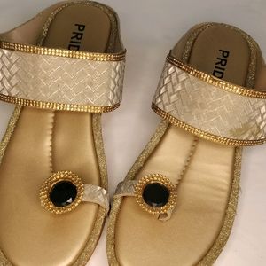 Goldwn Anghuta (Toe) Pata Chappal With Mirror