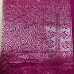 9k Fixed-Green Color Pattu Saree(No Blouse)