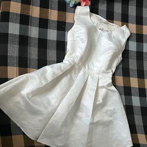 Pretty White Dress With Back Bow Design