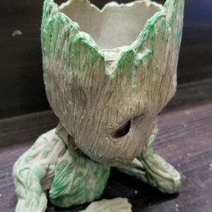 Groot Pen Stand