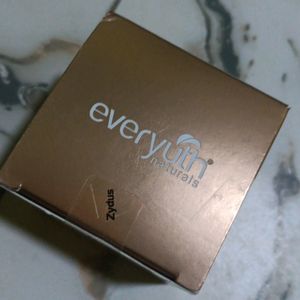 Everyuth Tan Removal Night cream