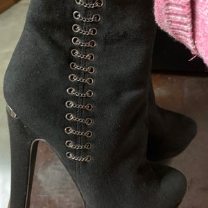 Metro Ankle Boots