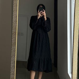 Tie-neck  Black Crepe Midi dress