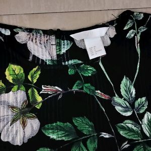 H&M Black & Green Floral Print Top