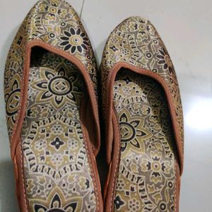 Latest Fashion Ethnic Footwear💖🎉🎉✨