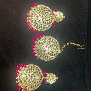 Light Weight Beautiful Earings With Mangtikka