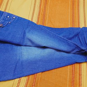 Blue Denim Capri With Knee Belt