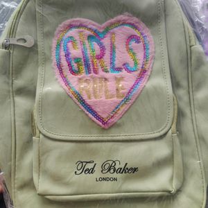 PREMIUM QUALITY BAGPACK FOR GIRLS OR WOMEN