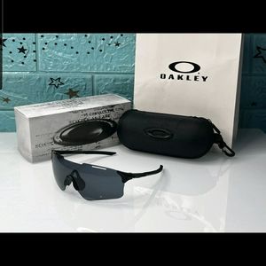 Oakley SUNGLASSES