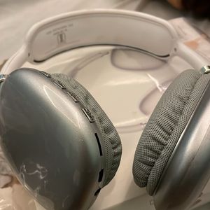 P9 Headphone