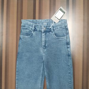 U-62 Size 28 Straight Women Denim Jeans