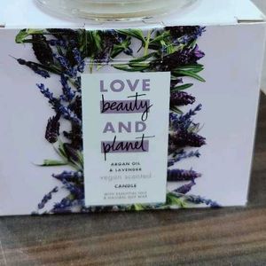 Love Beauty And Planet Vegan Scented Candel