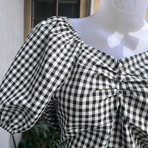 Black And White Gingham Crop Top 🎀