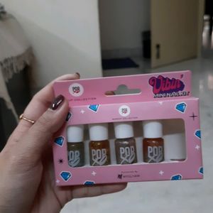 Pack Of 4 Nail Polishes