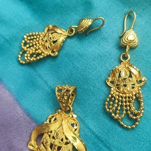 Gold Imitation Earrings and Pendant Set