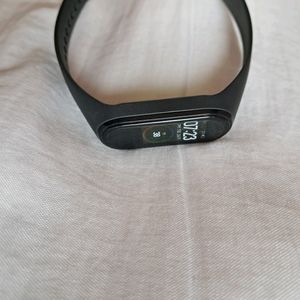 Mi Fitness Band 4 With Charger