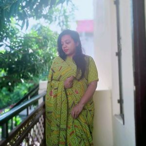 Green Bandhani Saree With Blouse And Peticoat