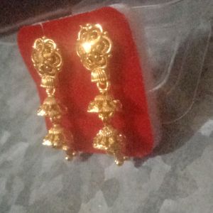 Earning Jhumka