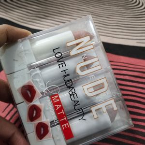 Hurry Up Combo 4 Lipsticks New With Tag