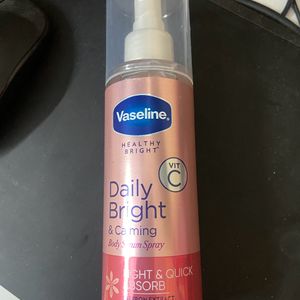 Vaseline Daily Bright Body Serum