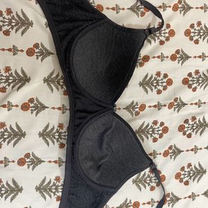 Black pedded T Shirt Bra