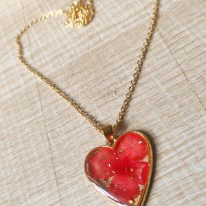 Resin Heart Chain With Petals