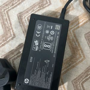 A Brand New HP Laptop Charger
