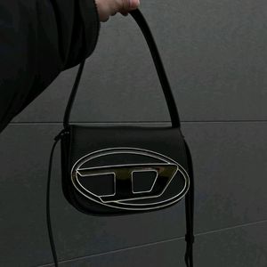 Saddle Shoulder x Sling Bag