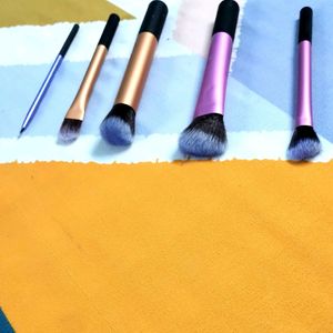 Brand New Real Techniques Makeup Brushes Set