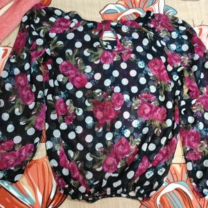 Like New Condition Flowered Printing Top 💐